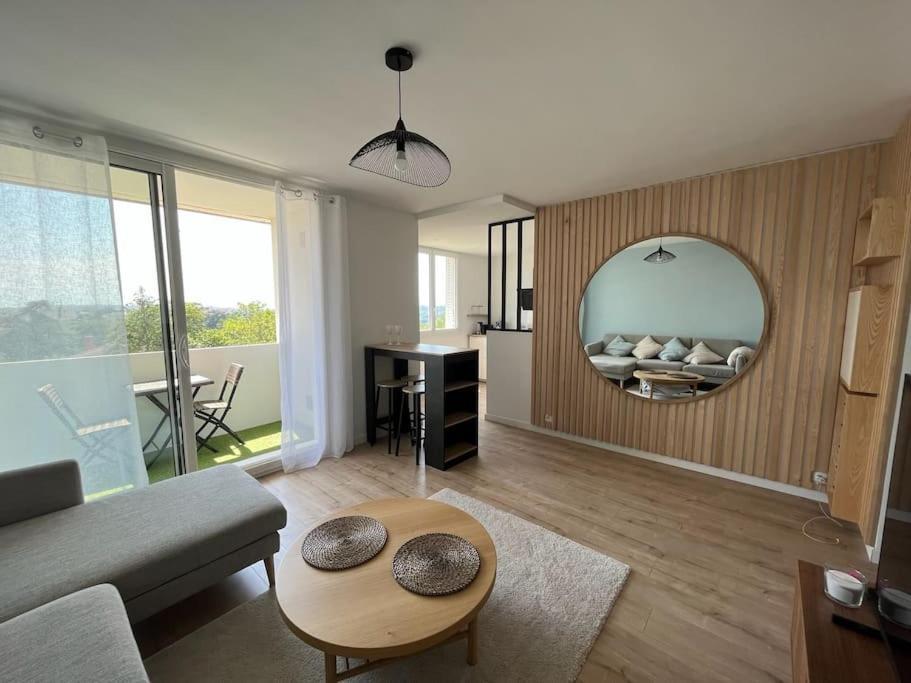 Appartamento Le Calme - Design - Vue Panoramique Sur La Saone Caluire-et-Cuire Esterno foto